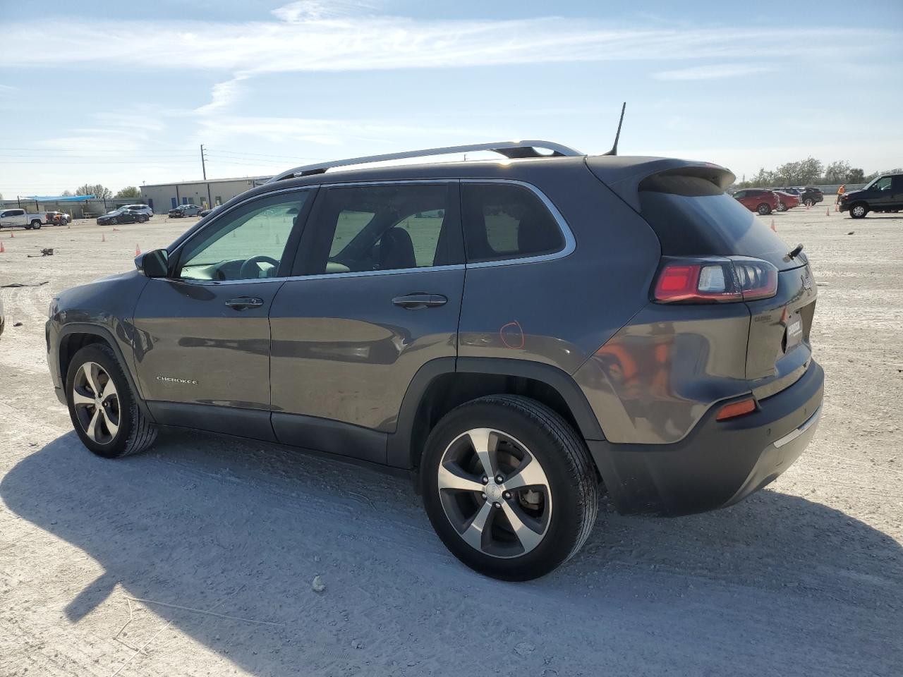 2019 Jeep Grand Cherokee - Image 2