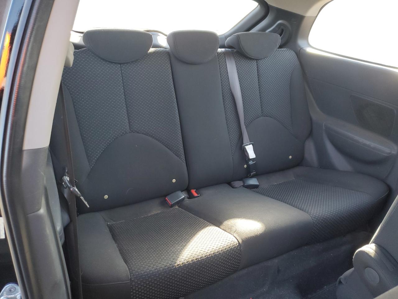 2010 Hyundai Accent - Image 10