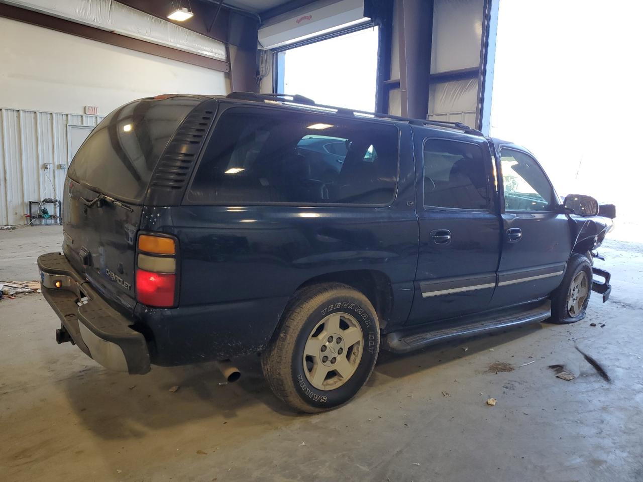2004 Chevrolet Suburban - Image 3