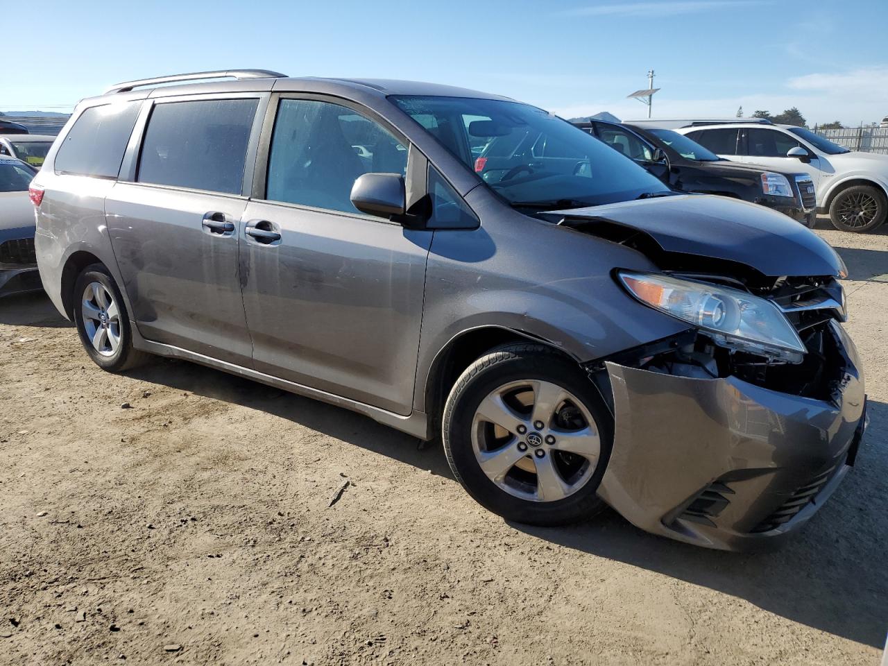 2018 Toyota Sienna - Image 4