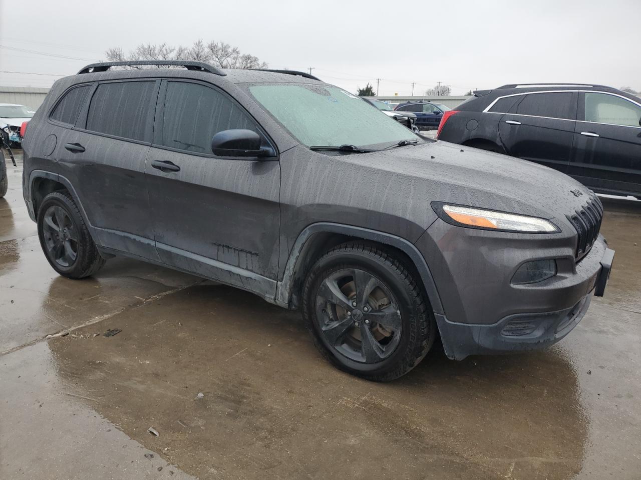 2017 Jeep Grand Cherokee - Image 4