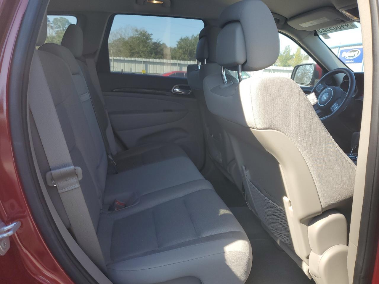 2012 Jeep Grand Cherokee - Image 11