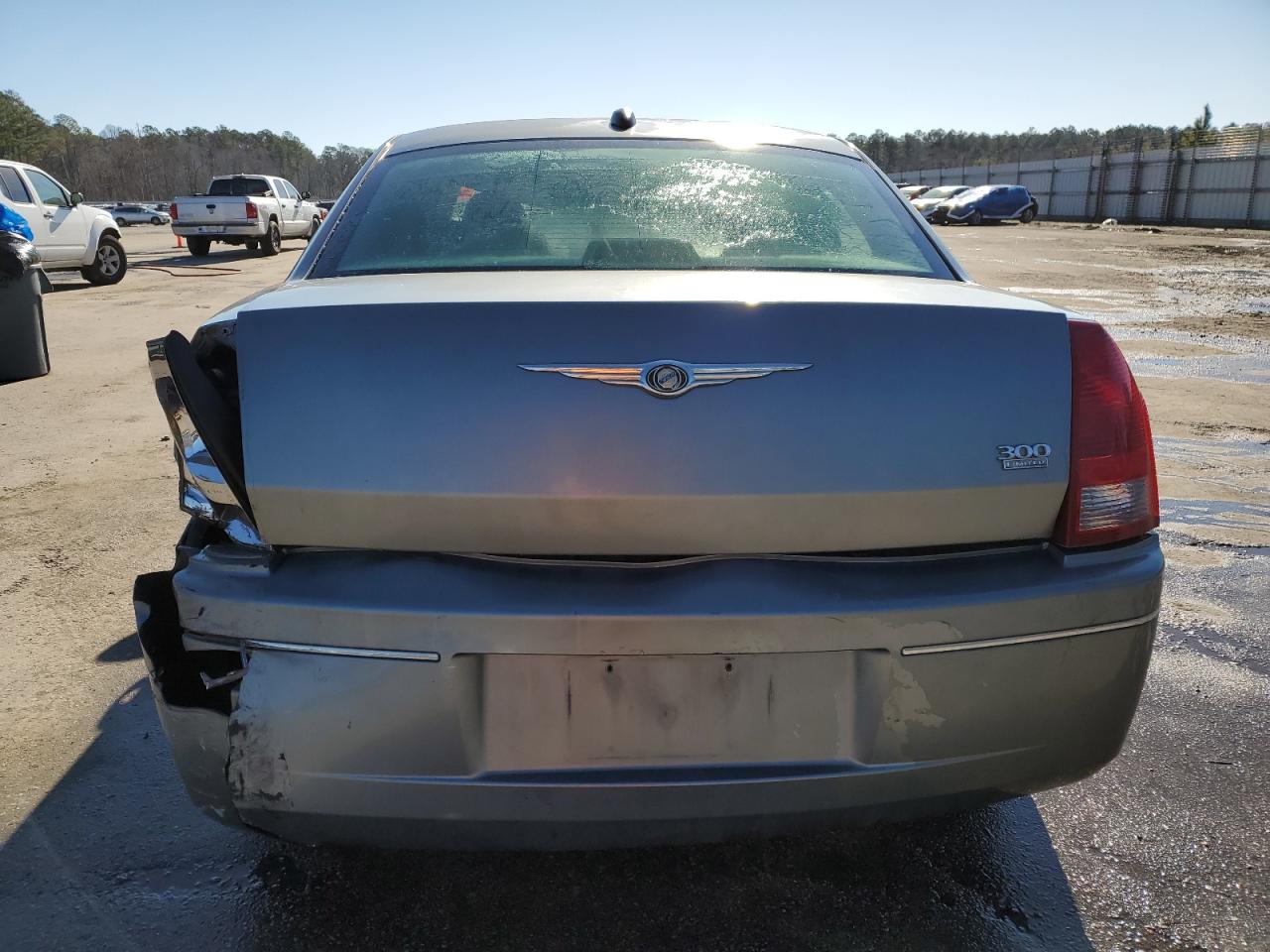 2006 Chrysler 300 - Image 6