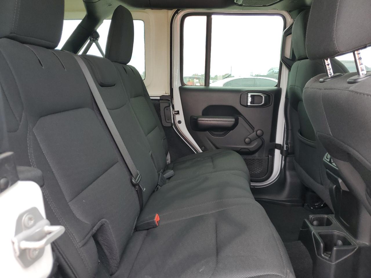 2020 Jeep Wrangler - Image 11