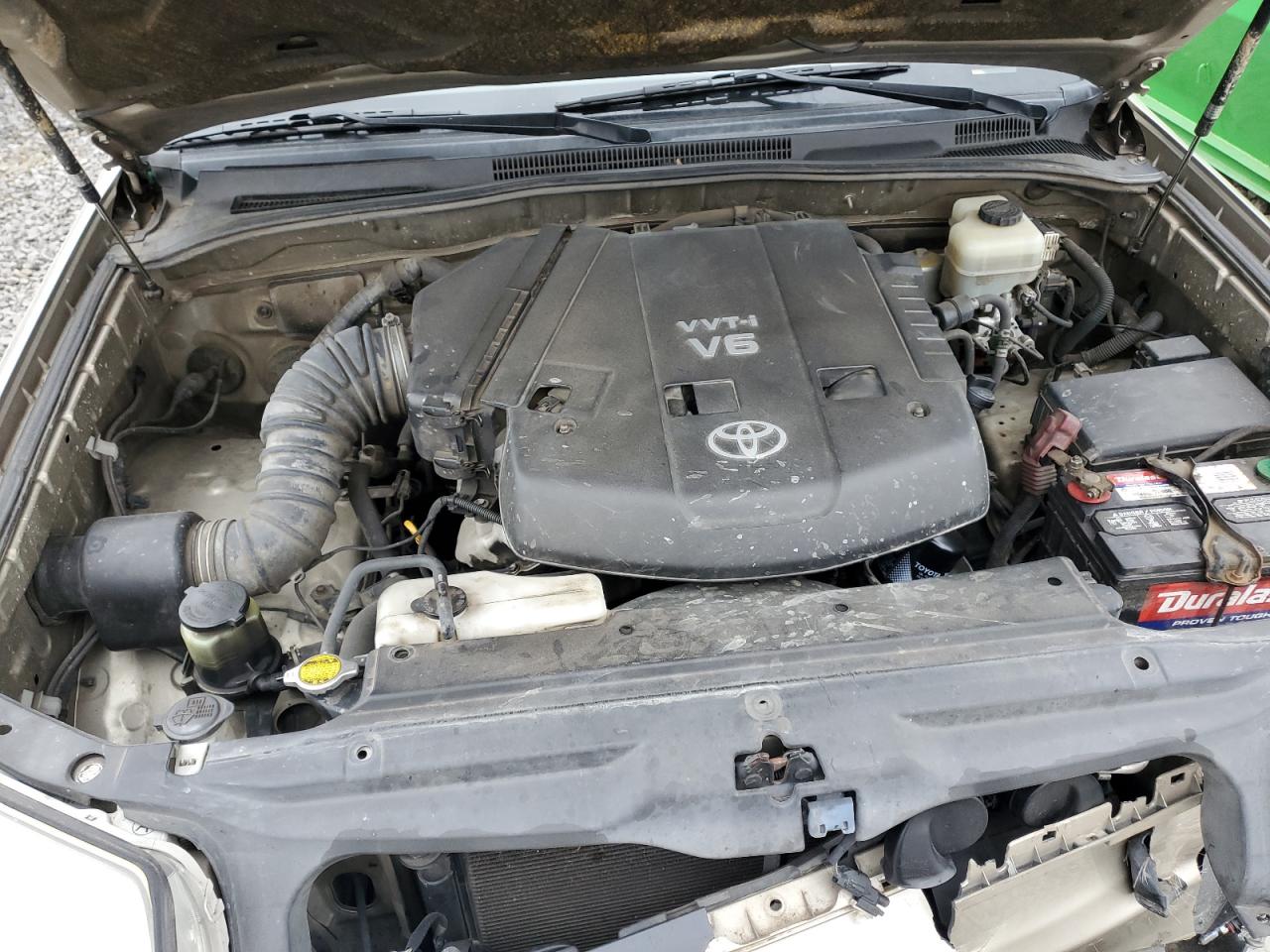 2005 Toyota 4Runner - Image 12