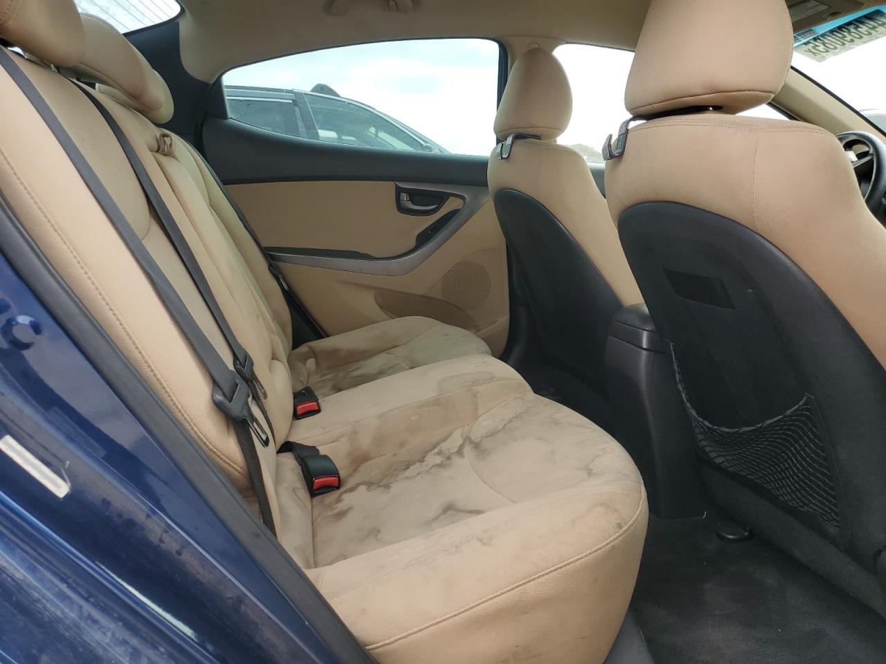 2013 Hyundai Elantra - Image 10