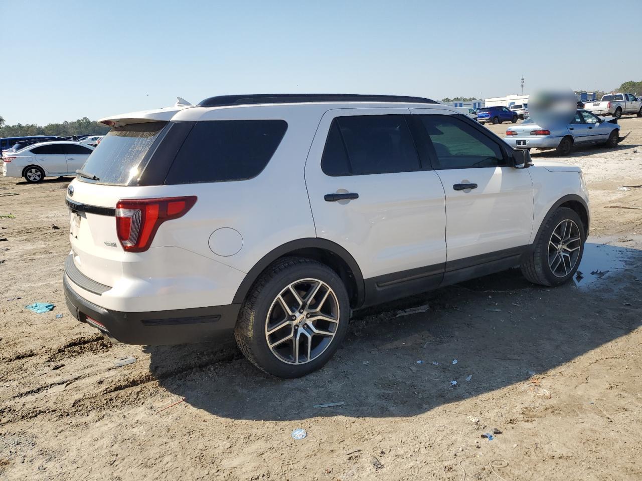 2019 Ford Explorer - Image 3
