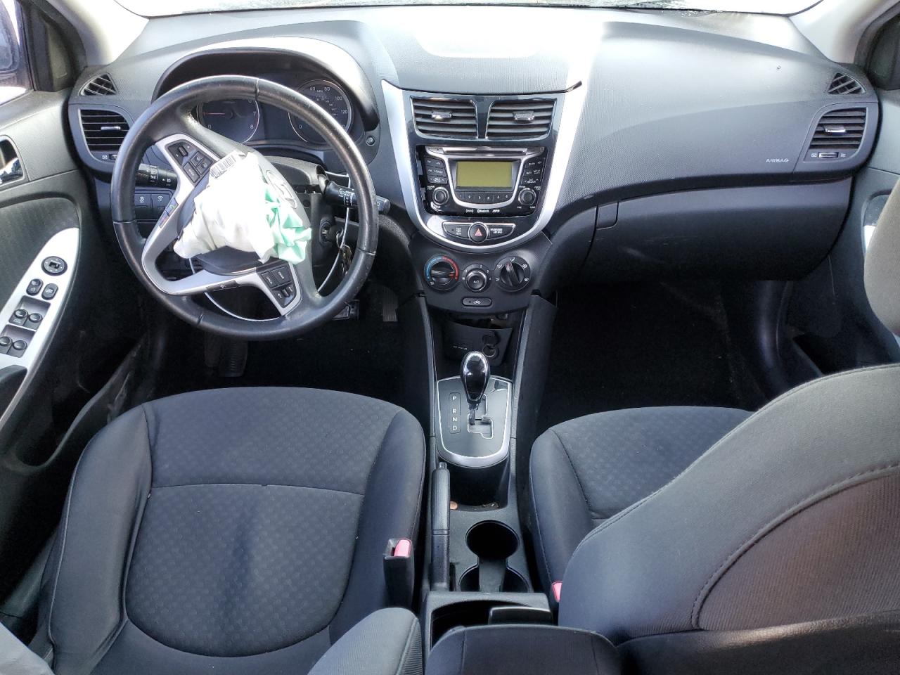 2013 Hyundai Accent - Image 8