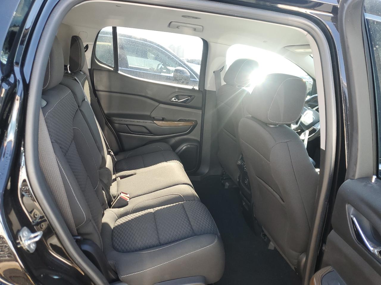 2017 GMC Acadia - Image 11