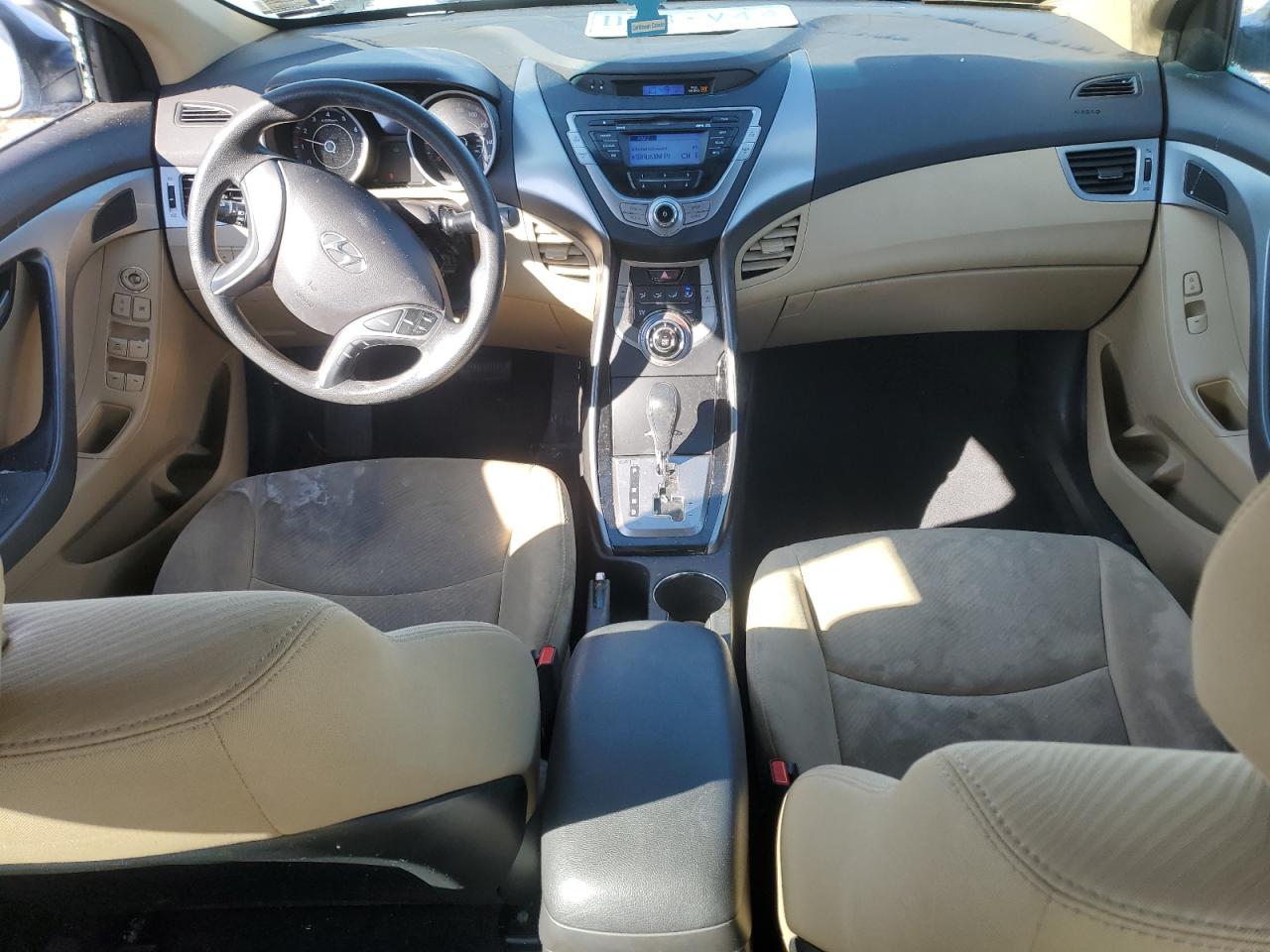 2013 Hyundai Elantra - Image 8