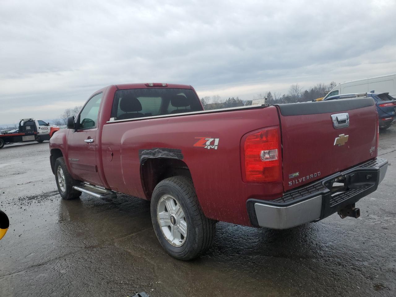 2007 Chevrolet Silverado - Image 2