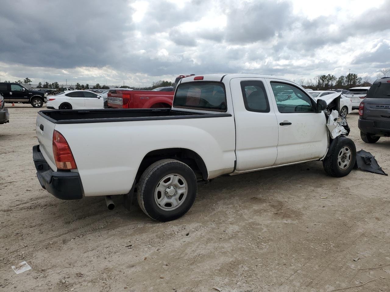 2015 Toyota Tacoma - Image 3