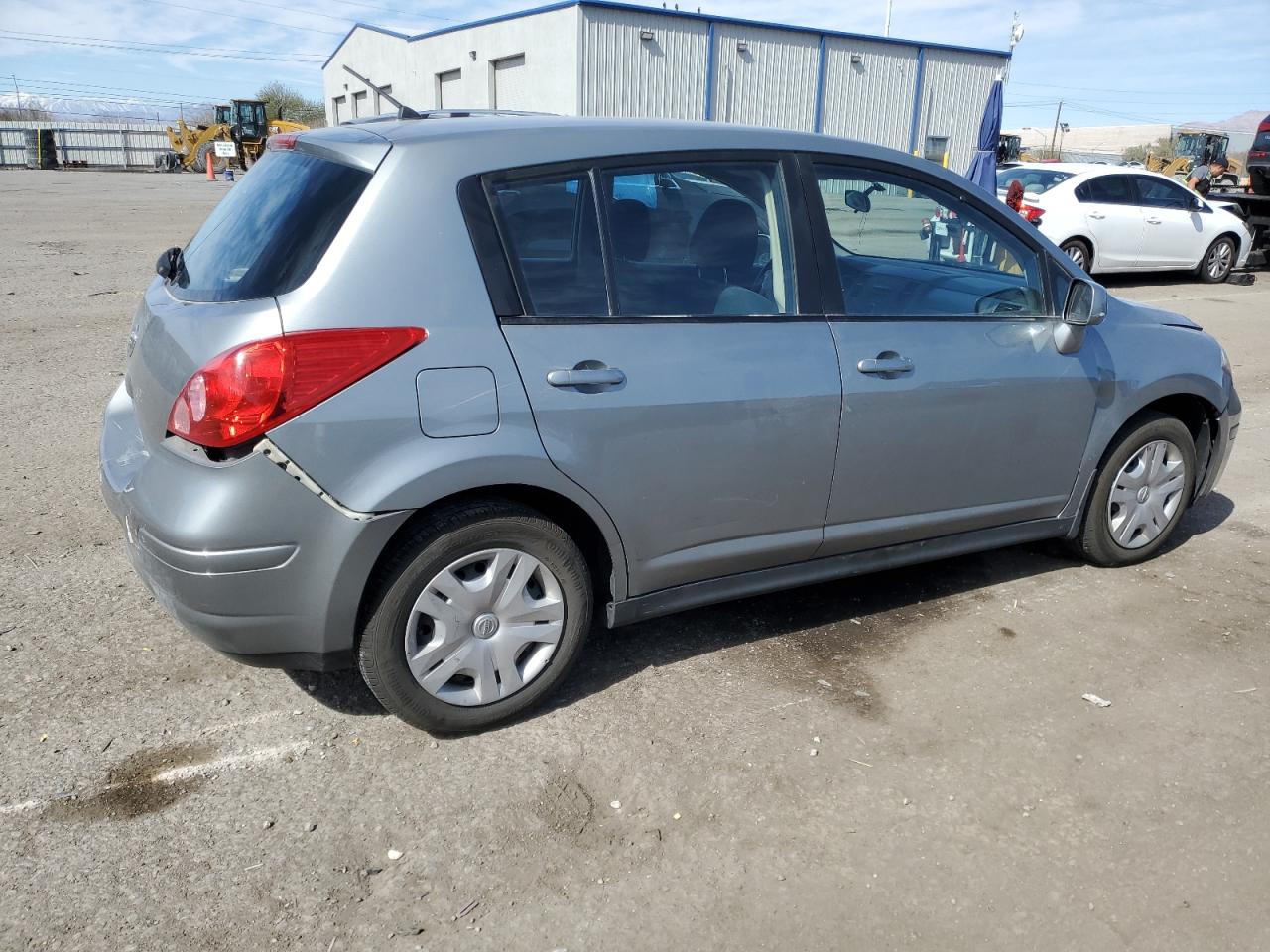 2010 Nissan Versa - Image 3