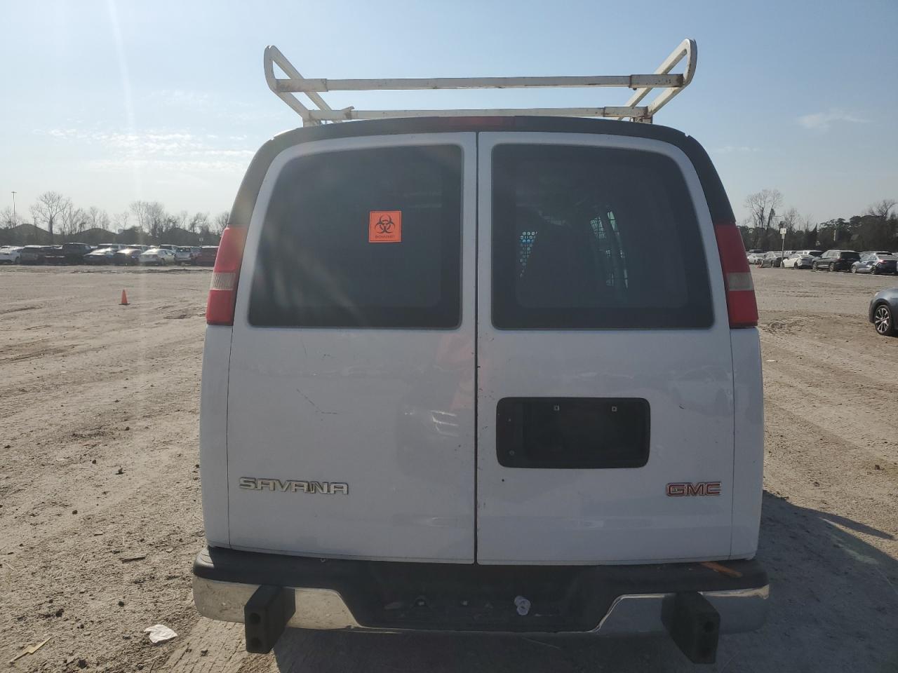 2017 GMC Savana - Image 6