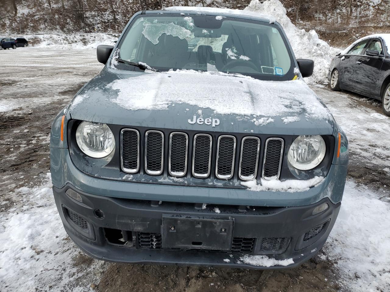 2017 Jeep Renegade - Image 5