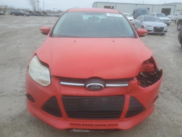 Хэтчбеки FORD FOCUS 2014 Красный