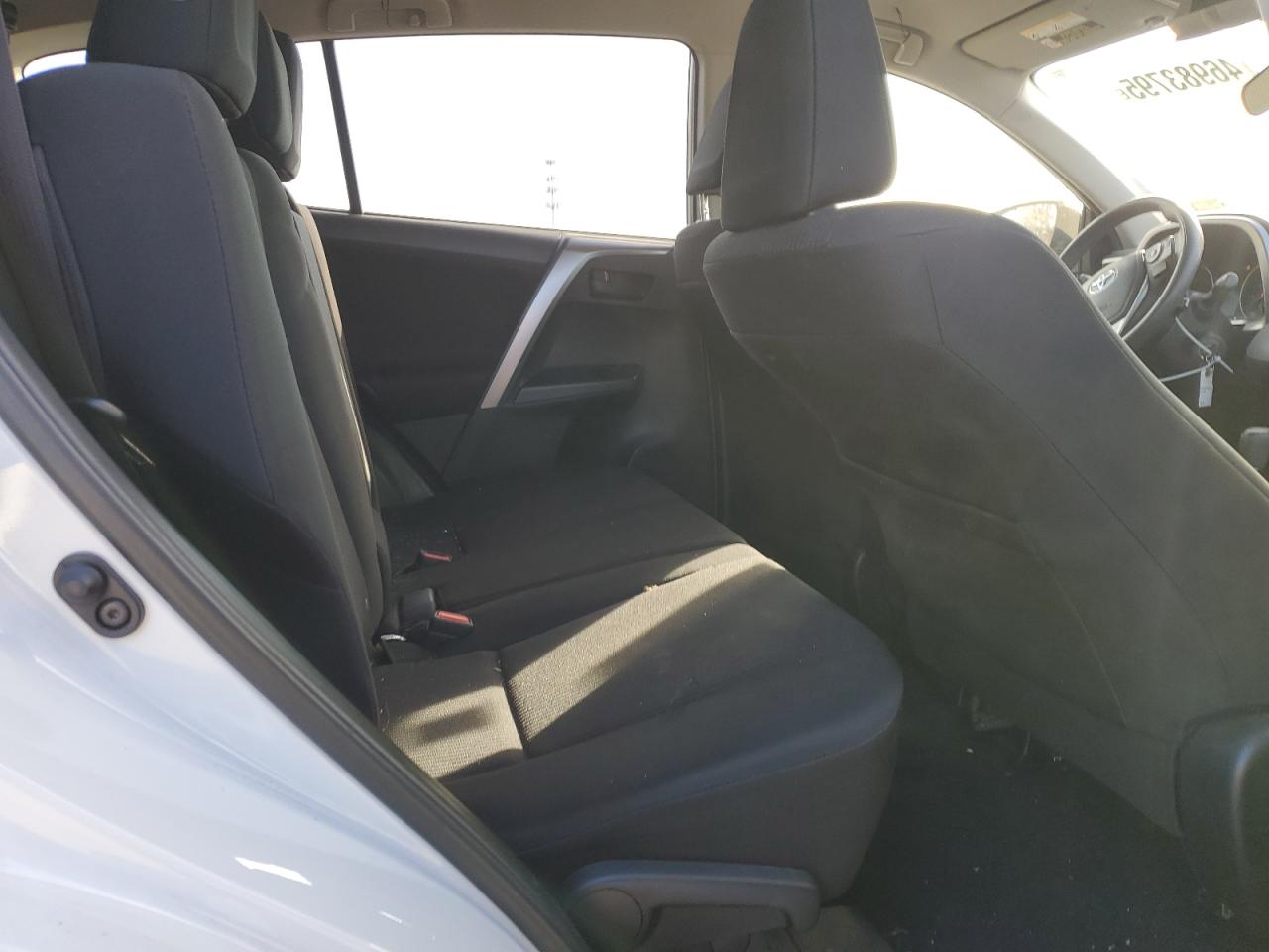 2017 Toyota RAV 4 - Image 11