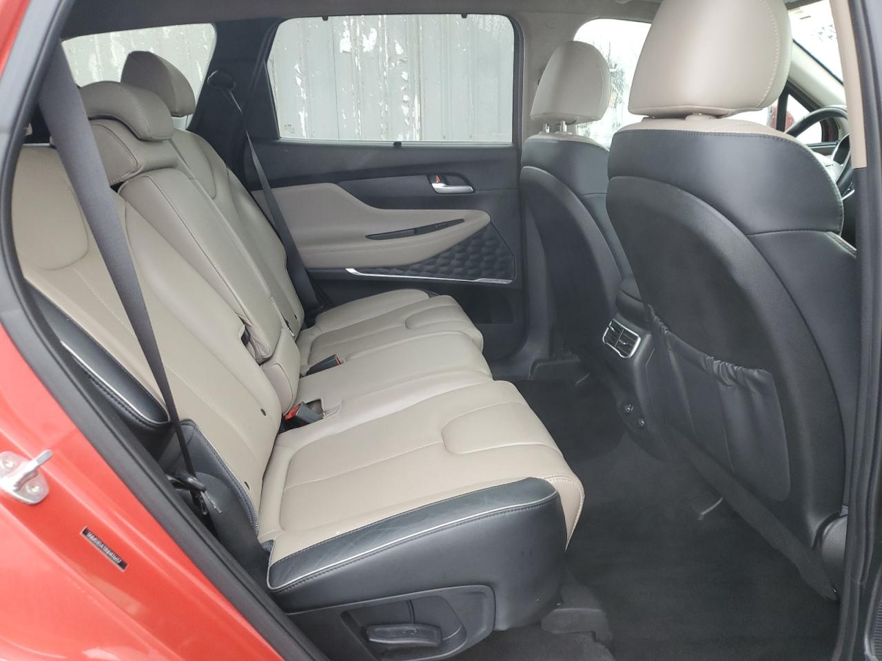 2022 Hyundai Santa Fe - Image 11