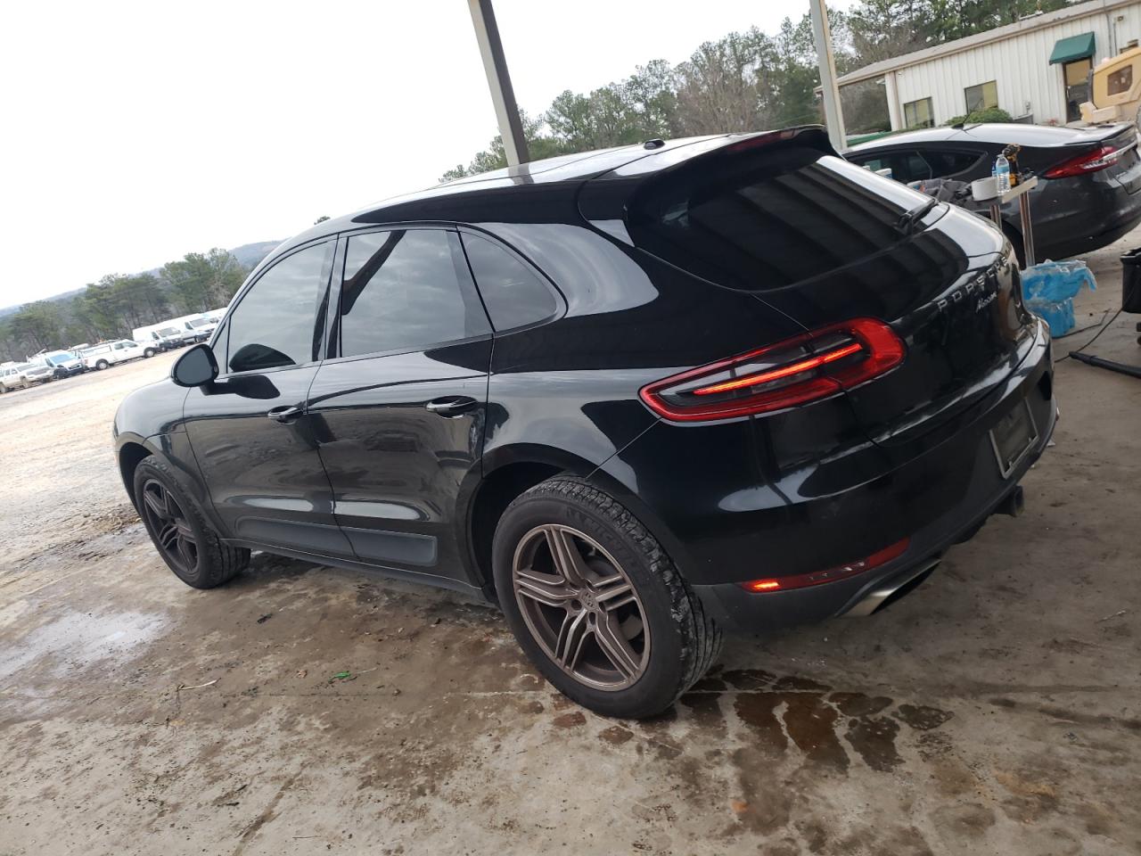 2017 Porsche Macan - Image 2