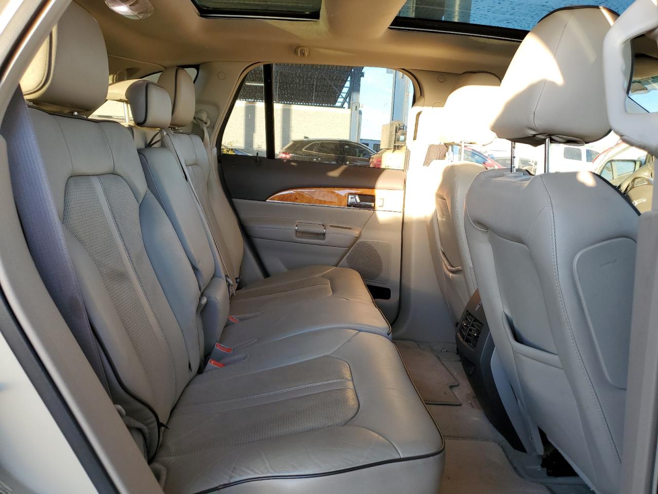 2015 Lincoln MKX - Image 11