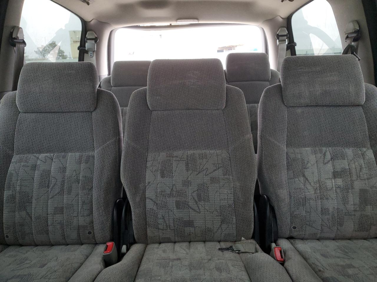 2001 Pontiac Montana - Image 10