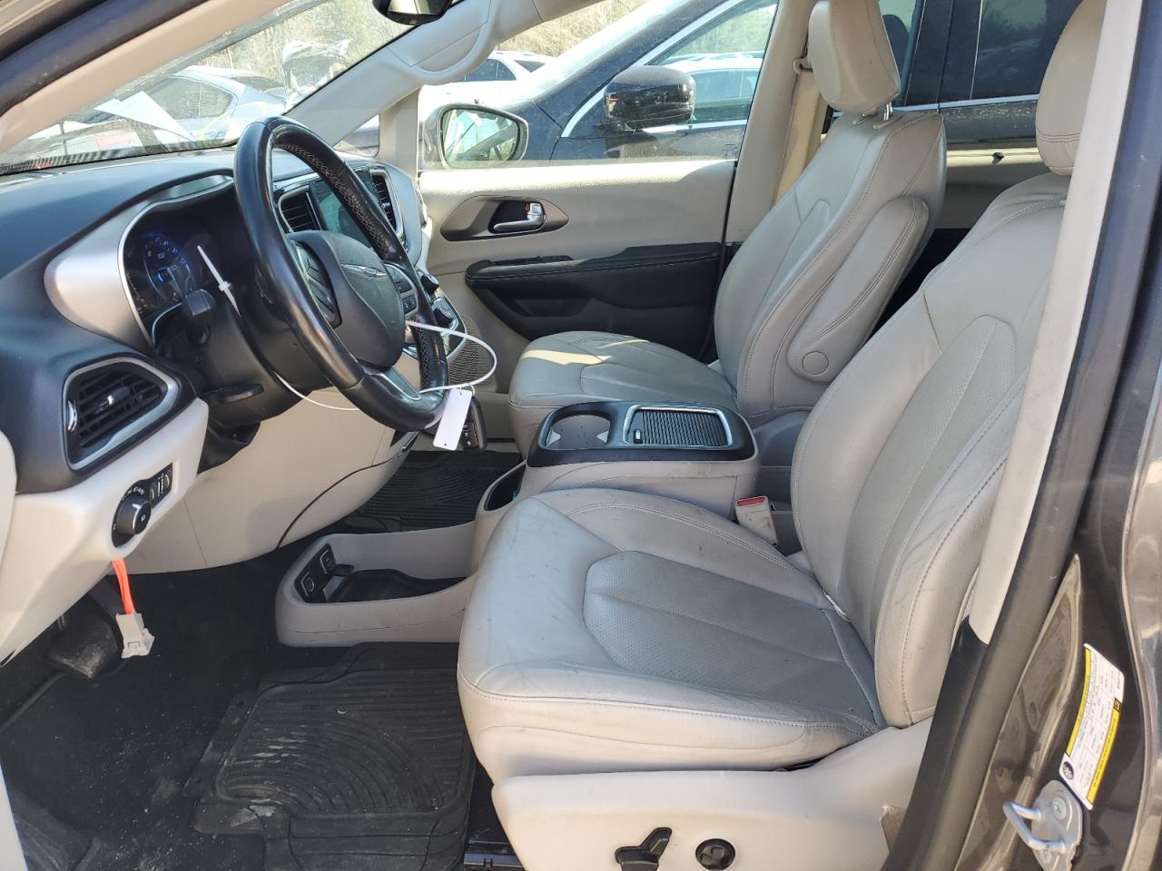 2021 Chrysler Pacifica - Image 7