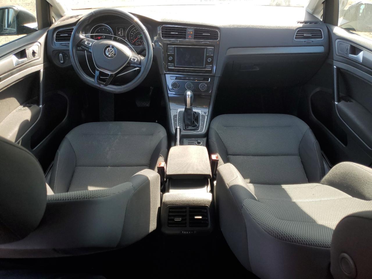 2018 Volkswagen Golf - Image 8