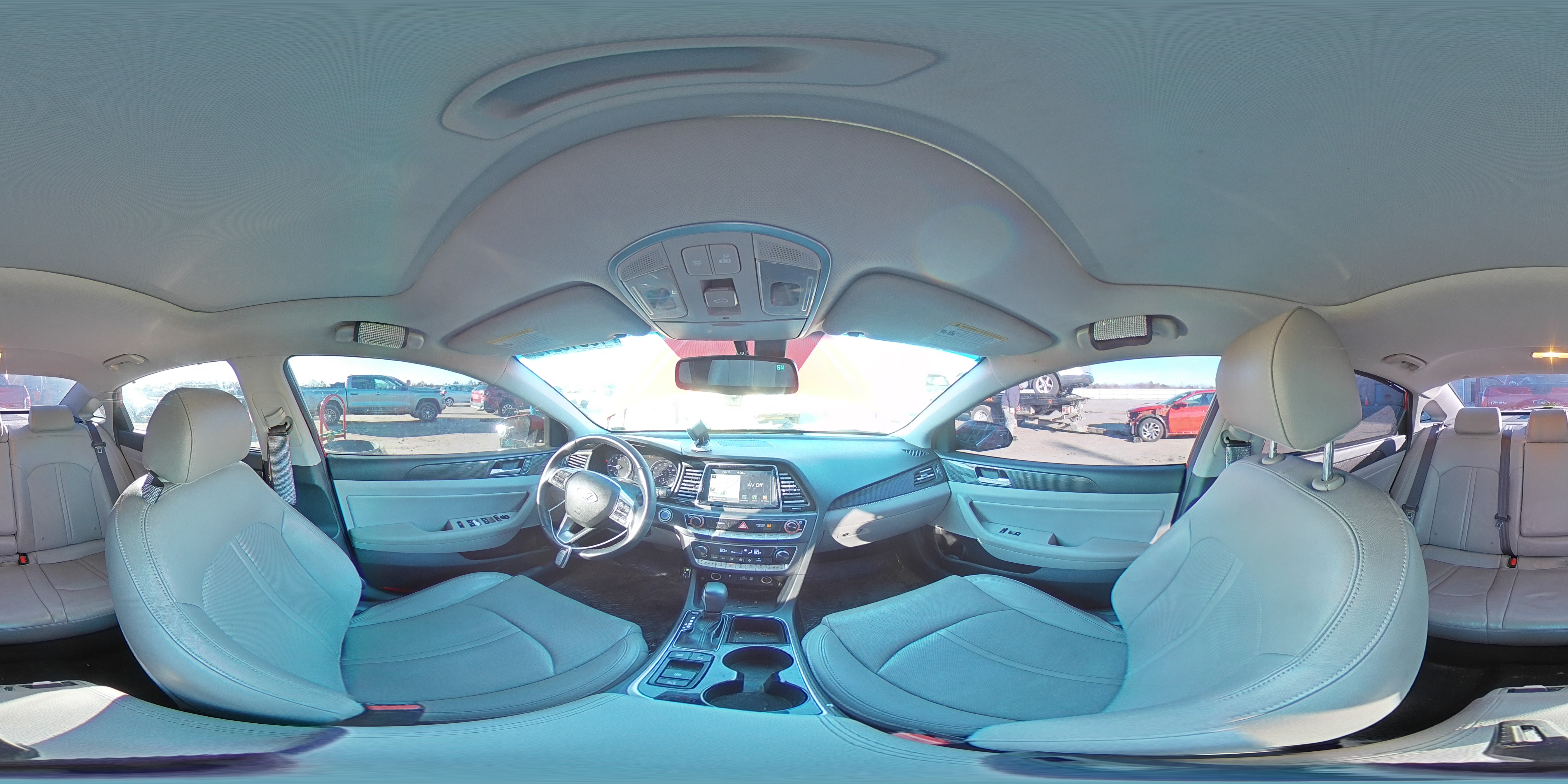 2018 Hyundai Sonata - Image 13