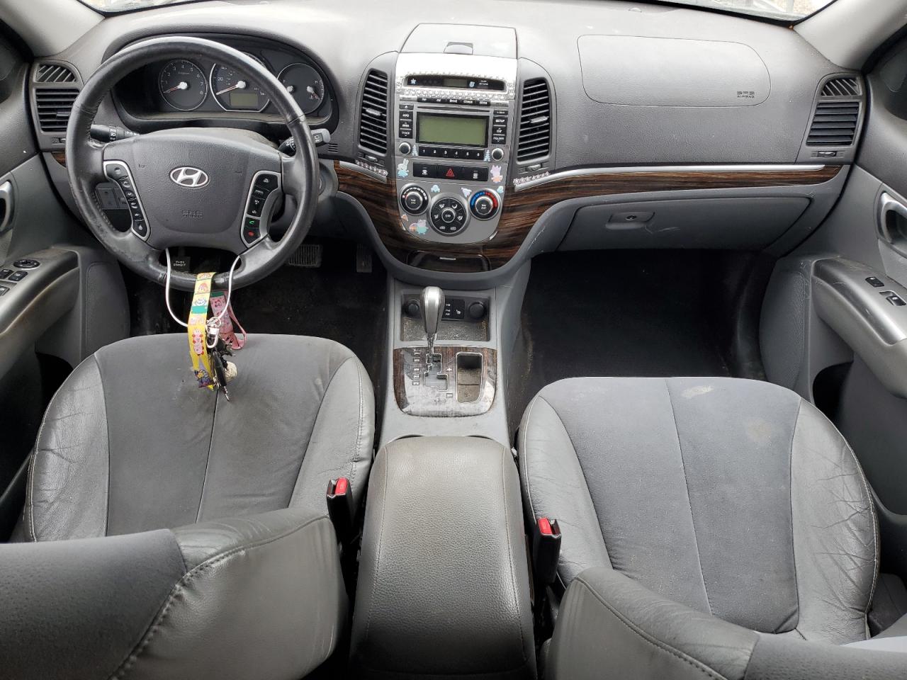 2010 Hyundai Santa Fe - Image 8