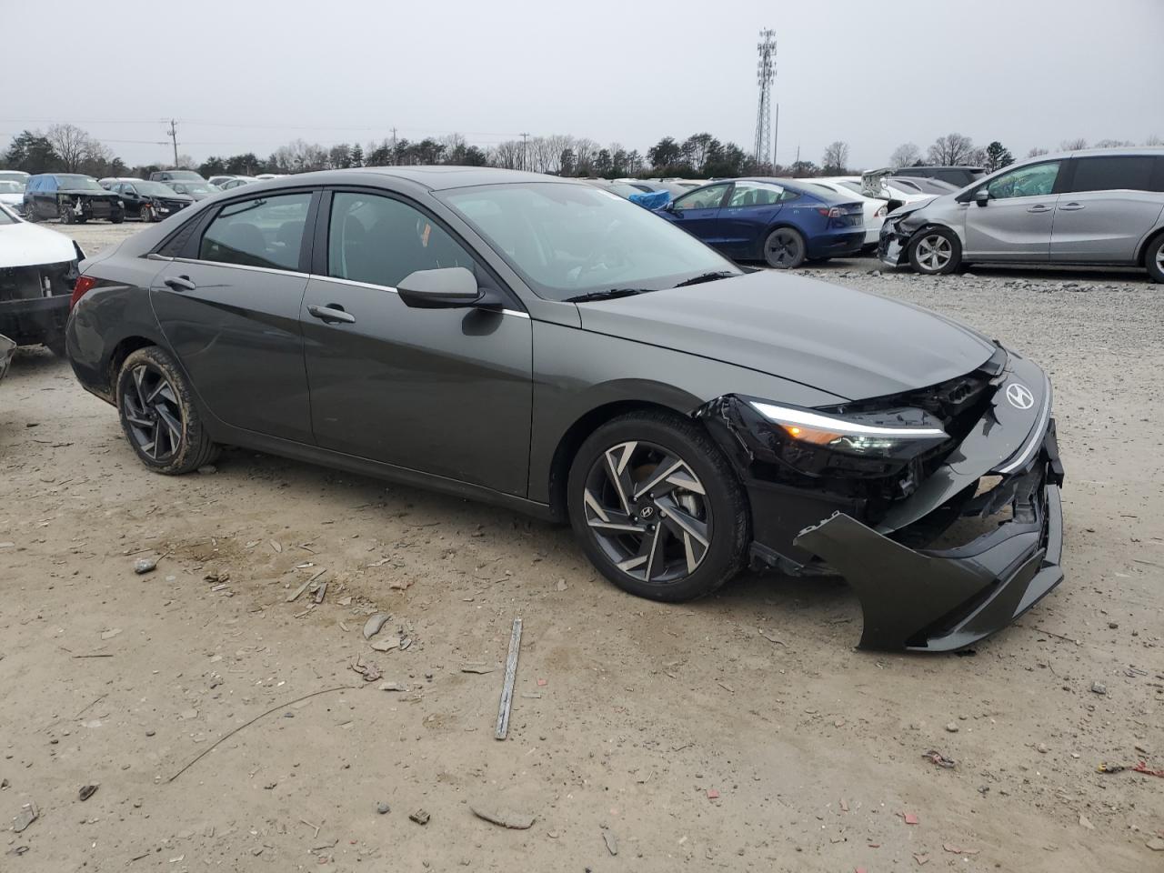 2024 Hyundai Elantra - Image 4