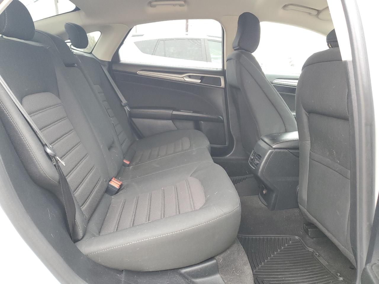 2020 Ford Fusion - Image 10