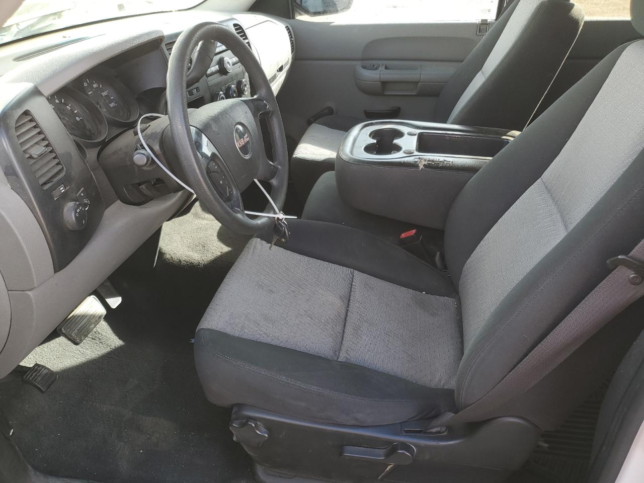 2007 GMC Sierra - Image 7