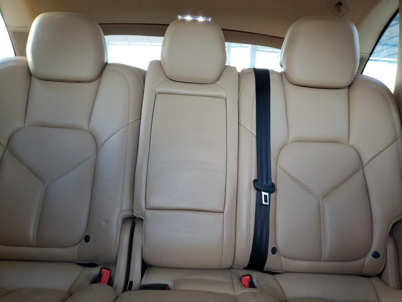 2015 Porsche Cayenne - Image 10