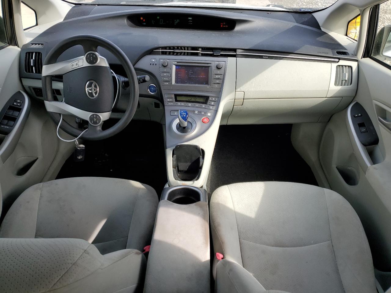 2013 Toyota Prius - Image 8