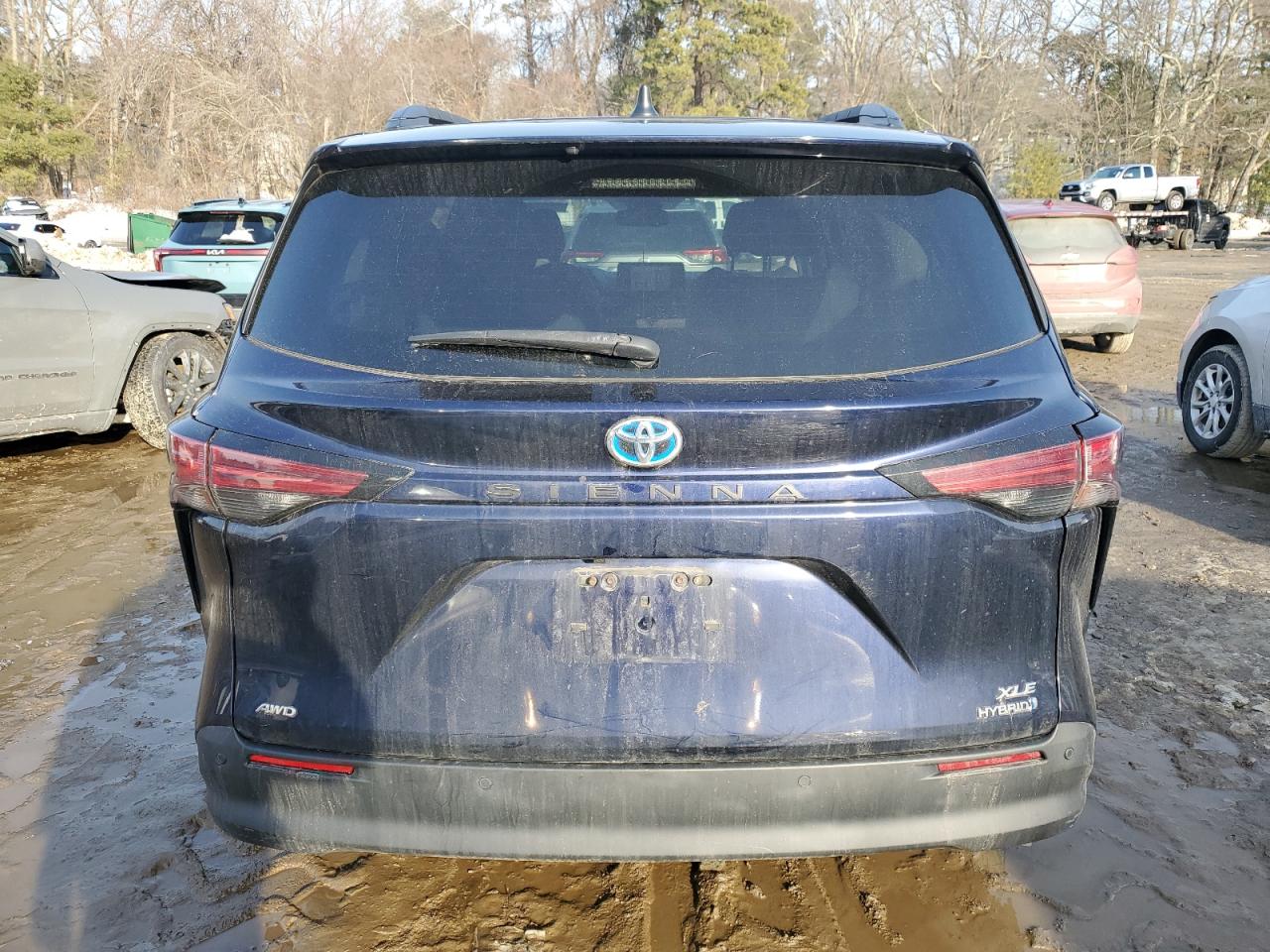 2021 Toyota Sienna - Image 6
