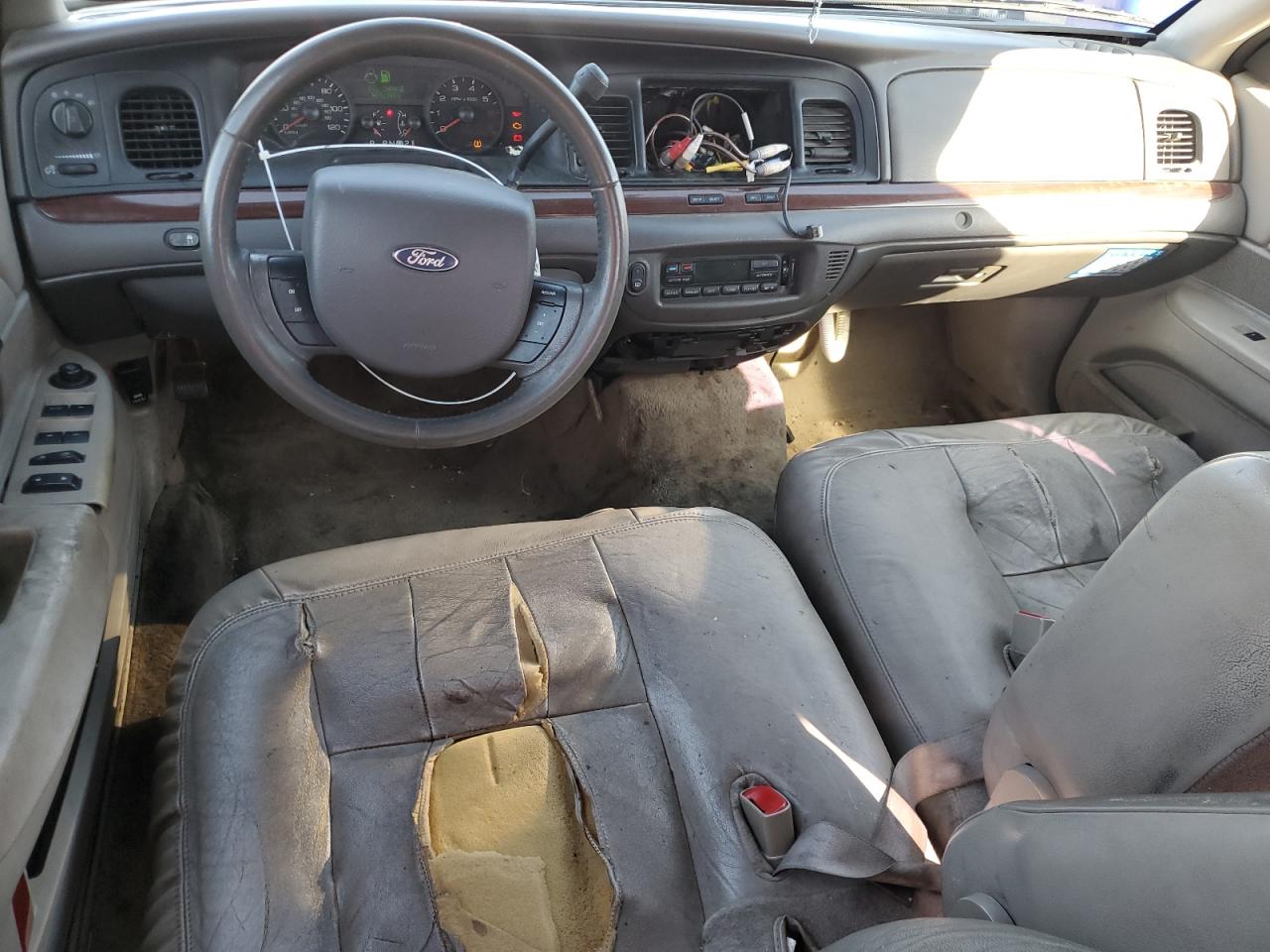 2011 Ford Crown Victoria - Image 8