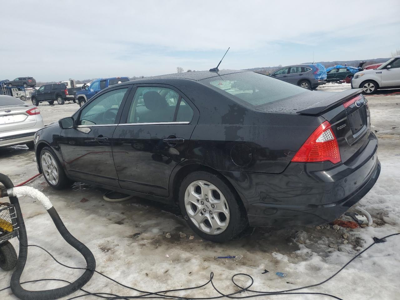 2010 Ford Fusion - Image 2
