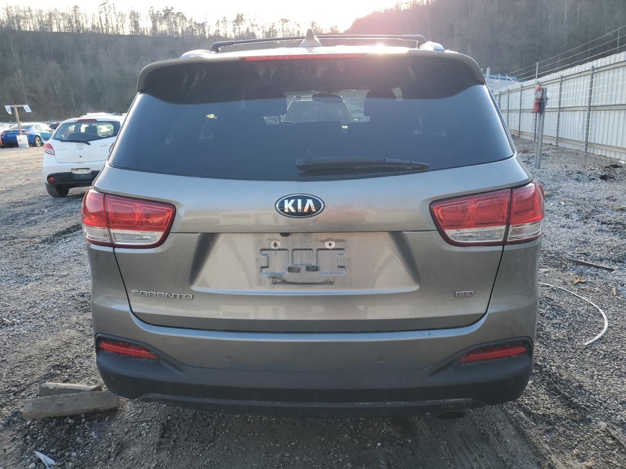 2018 Kia Sorento - Image 6
