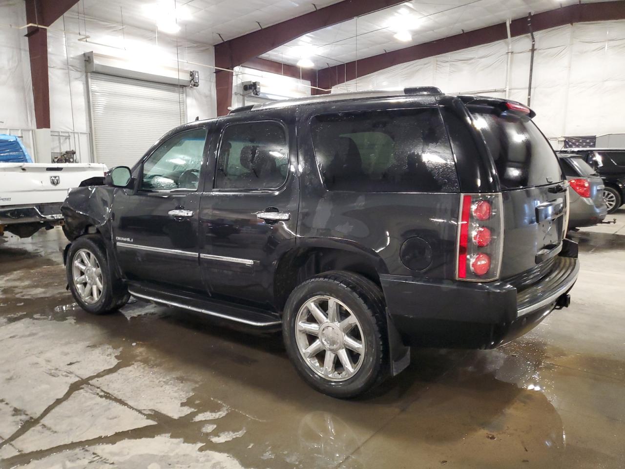 2013 GMC Yukon - Image 2