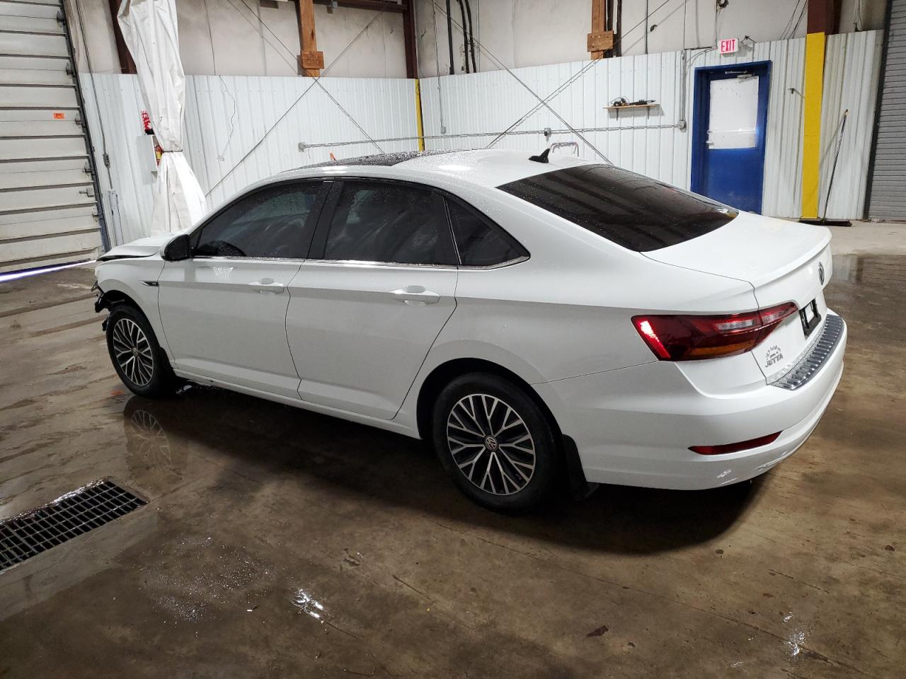 2019 Volkswagen Jetta - Image 2