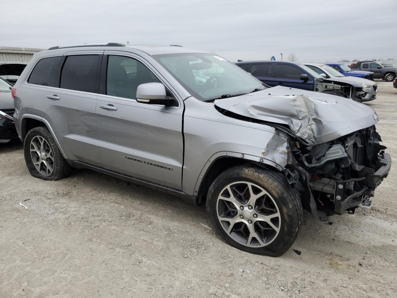 2018 Jeep Grand Cherokee - Image 4