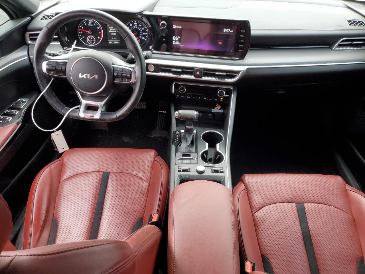 2022 Kia K5 - Image 8