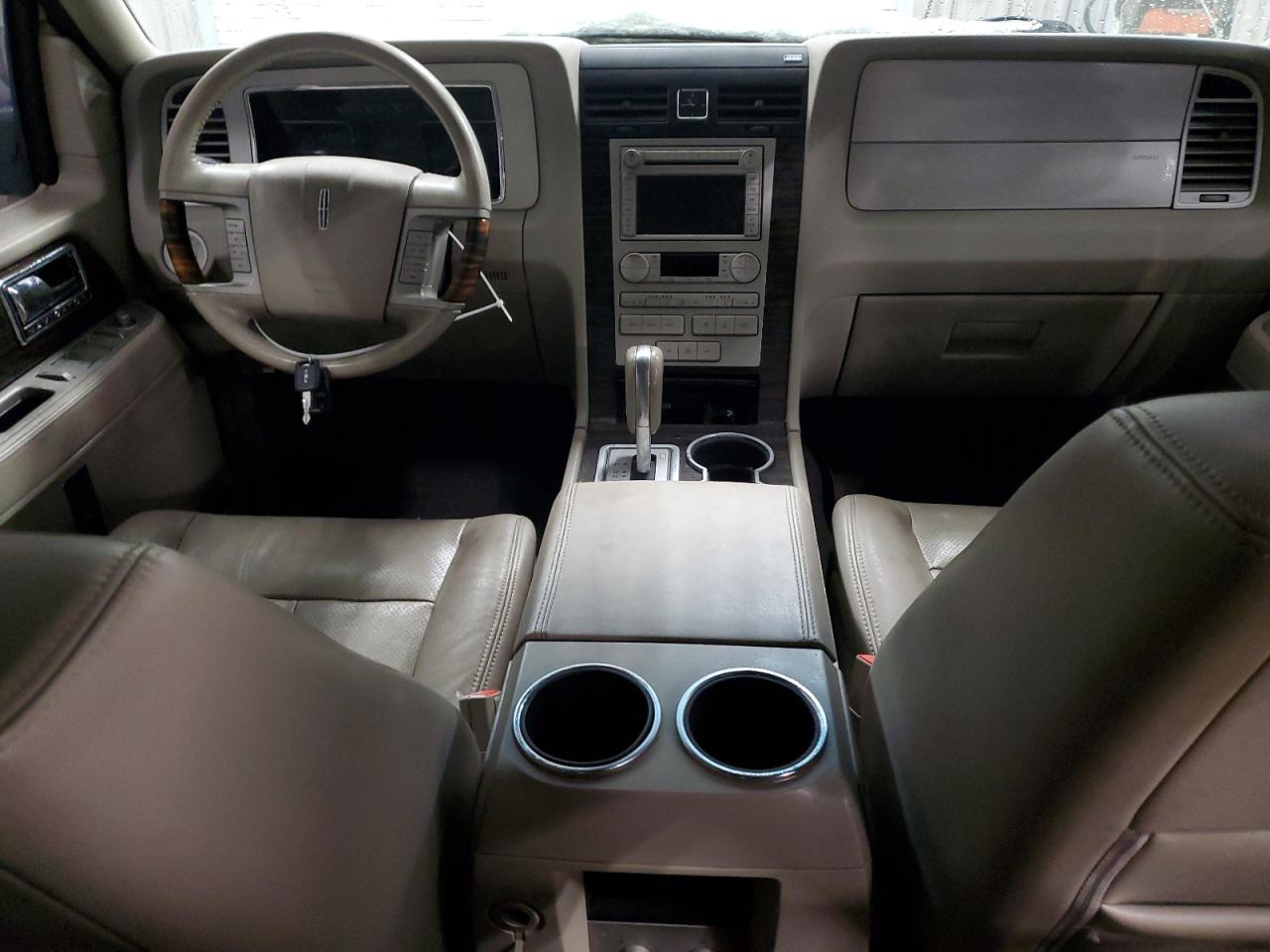 2008 Lincoln Navigator - Image 8