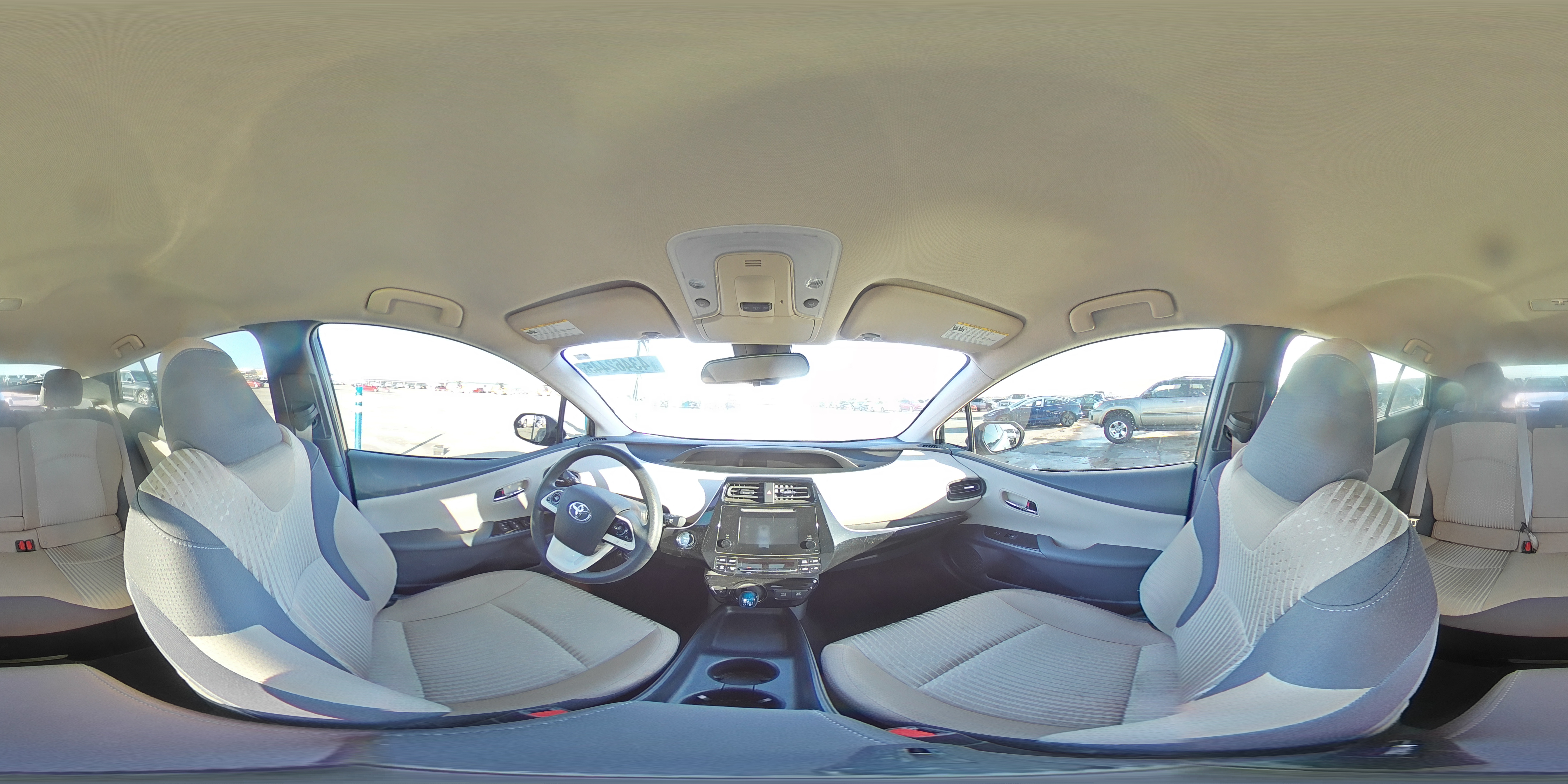 2017 Toyota Prius - Image 16