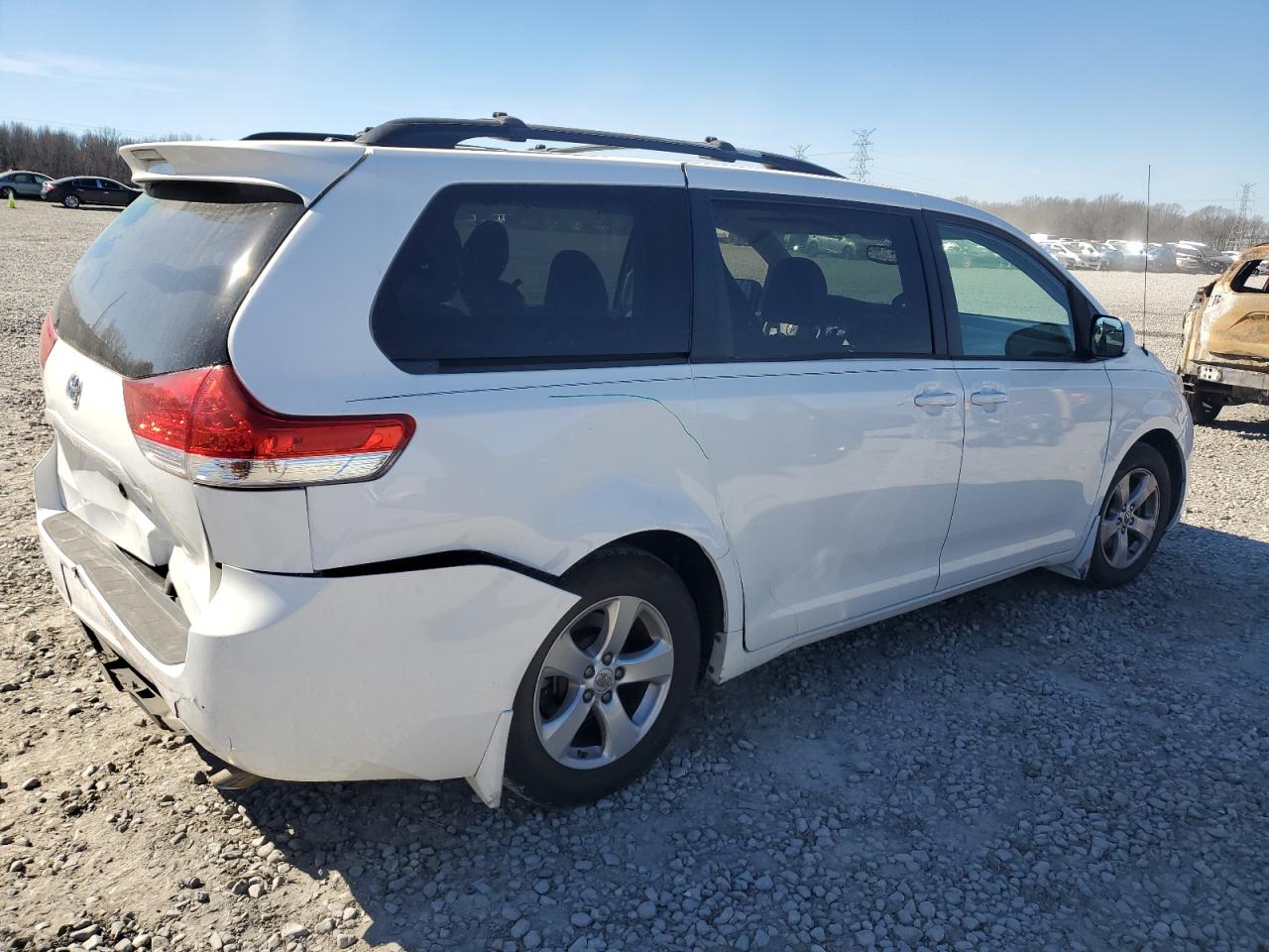 2013 Toyota Sienna - Image 3