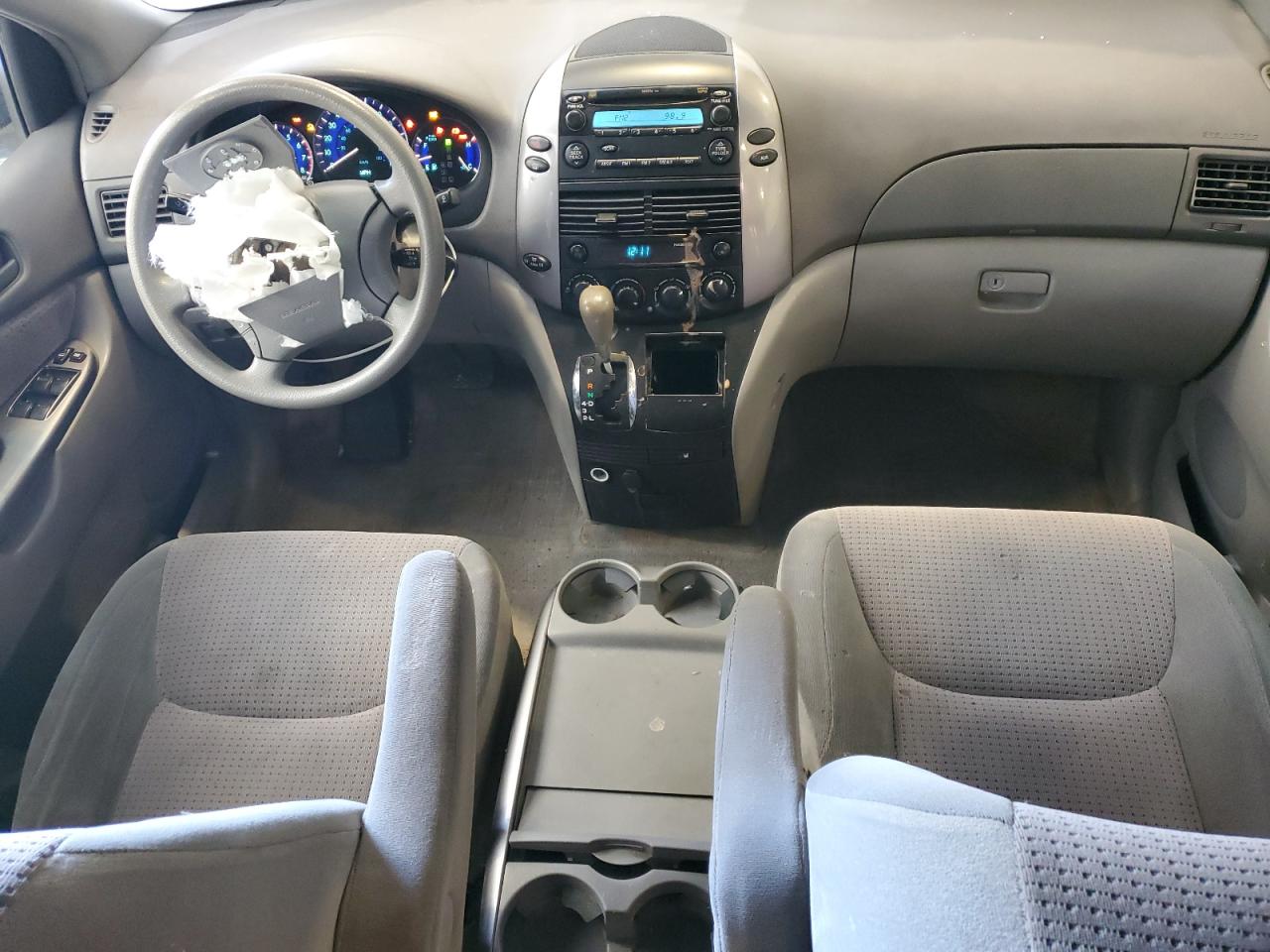 2006 Toyota Sienna - Image 8