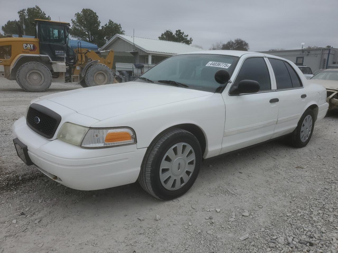 2010 Ford Crown Victoria - Image 1