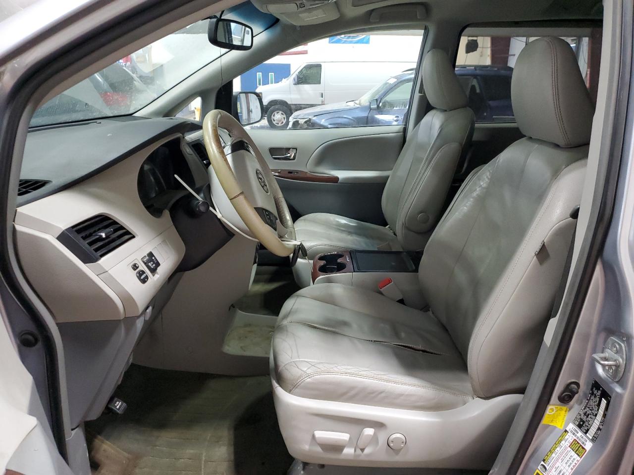 2013 Toyota Sienna - Image 7