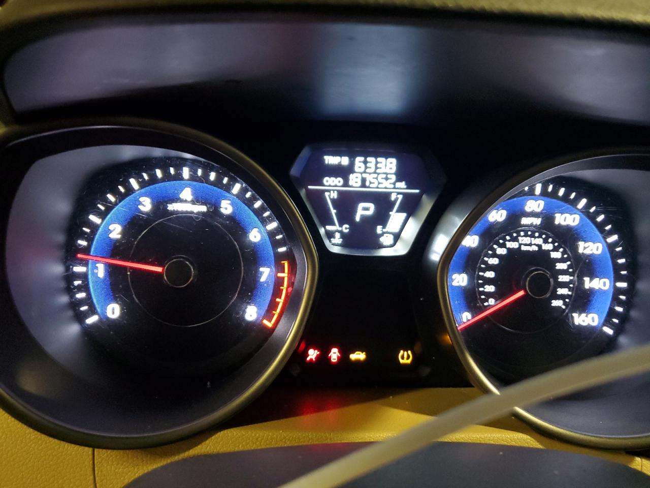 2011 Hyundai Elantra - Image 9