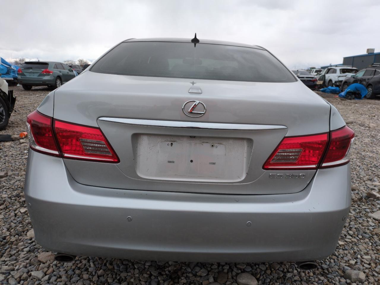 2011 Lexus ES - Image 6